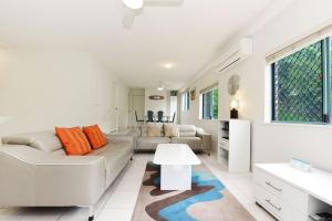 Lindomare Unit 1, 11 Orvieto Tce, Kings Beach