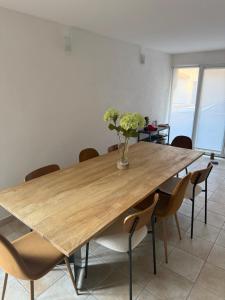 Maisons de vacances Magnifique maison climatisee en pierre : photos des chambres