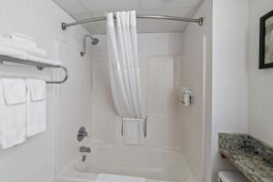 Deluxe King Studio Suite - Non-Smoking room in AmericInn by Wyndham Crookston U of M Crookston