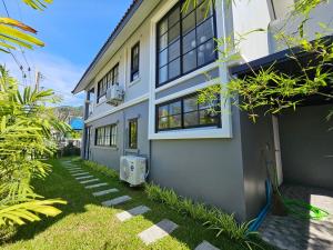 Modern Pool Villa in Kamala