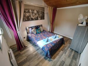 Maisons de vacances Escapade du Roi Henri IV a PAU MAISON Entierement Privee 6 Personnes & BEBE avec Piscine, SPA, Brasero & Plancha Ideal Vacances, Week-end, Repos ou Teletravail : photos des chambres