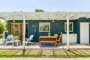 The Hidden Gem Family friendly home with huge backyard for kids and pets