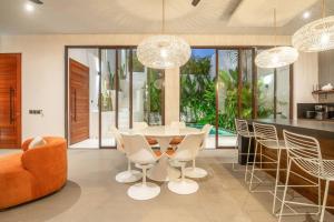 Stylish 3BR Modern Villa with Enclosed Lounge