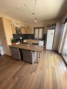 Sea View Serenity 3BR Home near Beach & Town