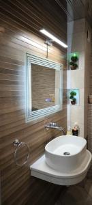 Luxury Sunrise Complex Apartment