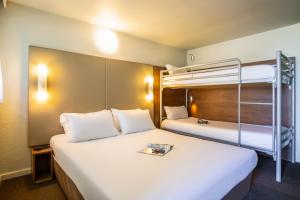 Hotels Campanile Pontarlier : photos des chambres