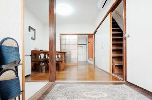 西九条駅徒歩3分USJと梅田と関空直通丸々貸切一軒家koto別館