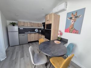 Appartements Appartement La Girafe centre Cholet 4pers : photos des chambres