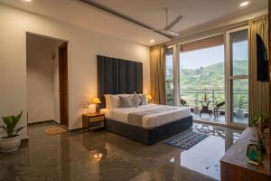 Alaya Stays Udgam Vilas Serene 5-BHK Apartment With Jacuzzi & Lift