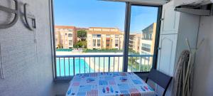 Apartment with pool near the city center