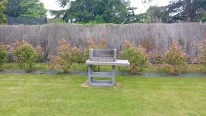 Maisons de vacances Rivage Maison spacieuse 10 p 5 chambres 2 sdb 2 WC tout confort avec jardin, belle terrasse amenagee, parking privatif, a 3km d-Omaha Beach et Port en Bessin : Maison 5 Chambres