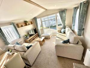 Trecco Bay - Sleeps 6 - Pet Friendly - Parking