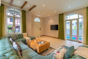 Mayfair 5BHK Super Luxury Private Pool Villa Calangute