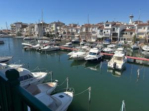 Empuria sur les canaux