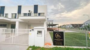 A27 Royal Dato Onn 2 Party House Corner Lot