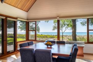 Shore House I Private Properties