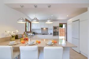 Ines Isabel by Aguilarent