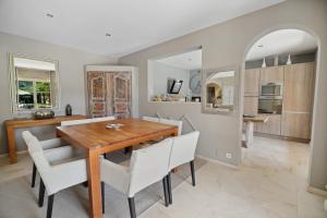Villas Grande Villa St-Tropez avec Piscine Chauffee : photos des chambres