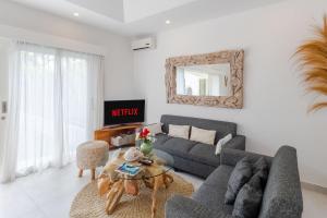 Villa Mylandro by Pertama Stay