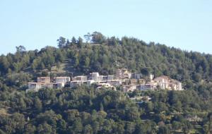 Air-conditioned apartment with pool and sea view