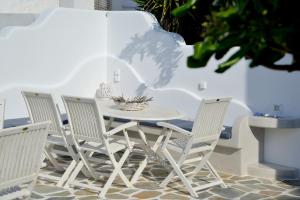 Veletas Rooms Milos Greece