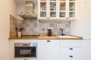 Stunning & Stylish Apartment In Cadaqués