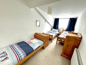 Tidesreach Filey, sleeps 13, close to beach