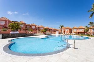 Stunning Modern Apartment Just Steps from El Duque Beach