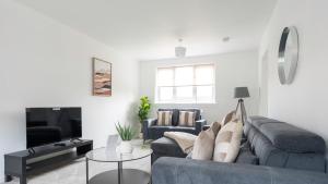 3 BDR House By Caledonia Luxe Stays Short Lets & Serviced Accommodation Broxburn