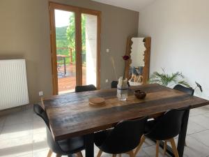 Villas Detached stone house with terrace in Ardeche : photos des chambres