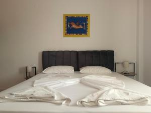 Eliza Studios and Apartments