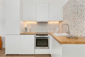 Spacious Apartment in Gdynia for 6 People by Noclegi Renters