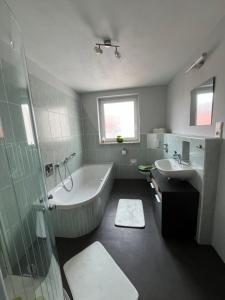 3-Raum Ferienwohnung zentral gelegen, möbliert