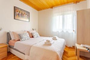 Misho apartment with terrace