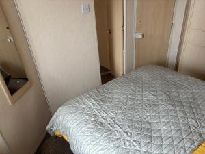 Haven on the Hill 2 Bed Caravan with Town Views of Aberystwyth F7