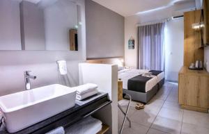 Superior Double Room room in Neptuno Beach Hotel
