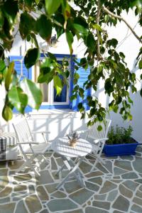 Veletas Rooms Milos Greece