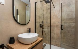 Cozy Home In Linardici