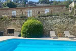 Maison en pierre cadre paradisiaque cigales