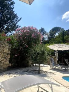 Villas Maison en pierre cadre paradisiaque cigales : photos des chambres