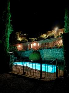 Villas Maison en pierre cadre paradisiaque cigales : photos des chambres