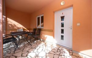 2 Bedroom Amazing Apartment In Poljica 