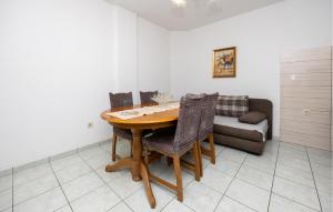 2 Bedroom Amazing Apartment In Poljica