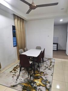 Zehra Villa Seri Iskandar with Private Pool