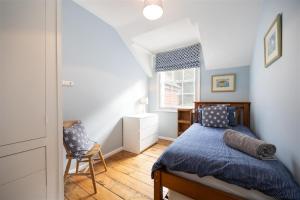 Fort Victoria Cottages - Solent Cottage