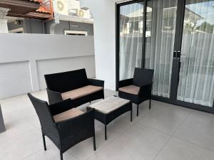 Eakmongkol Luxury Five-Bedroom Pool Villa