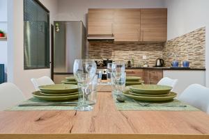 2 Bedroom Apartment near Piraeus Port B1