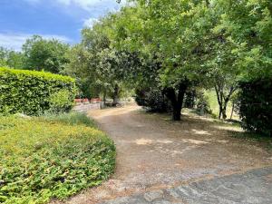 Estate with pool on 2 hectares in Balazuc