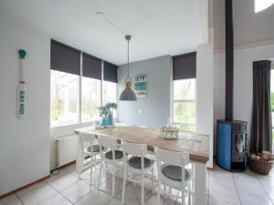 Holiday Home by Beach in Ooghduyne