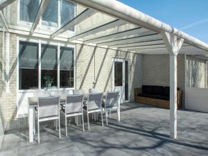 Holiday Home by Beach in Ooghduyne